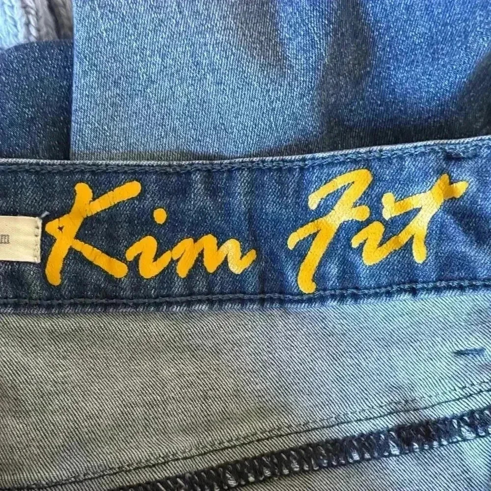 Angel + Premium Kim Fit Women’s Size 6 Stretch Cropped Jeans Embroidered Hems - Picture 7 of 9